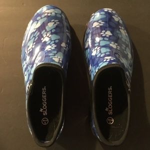 Size 9 Sloggers shoes